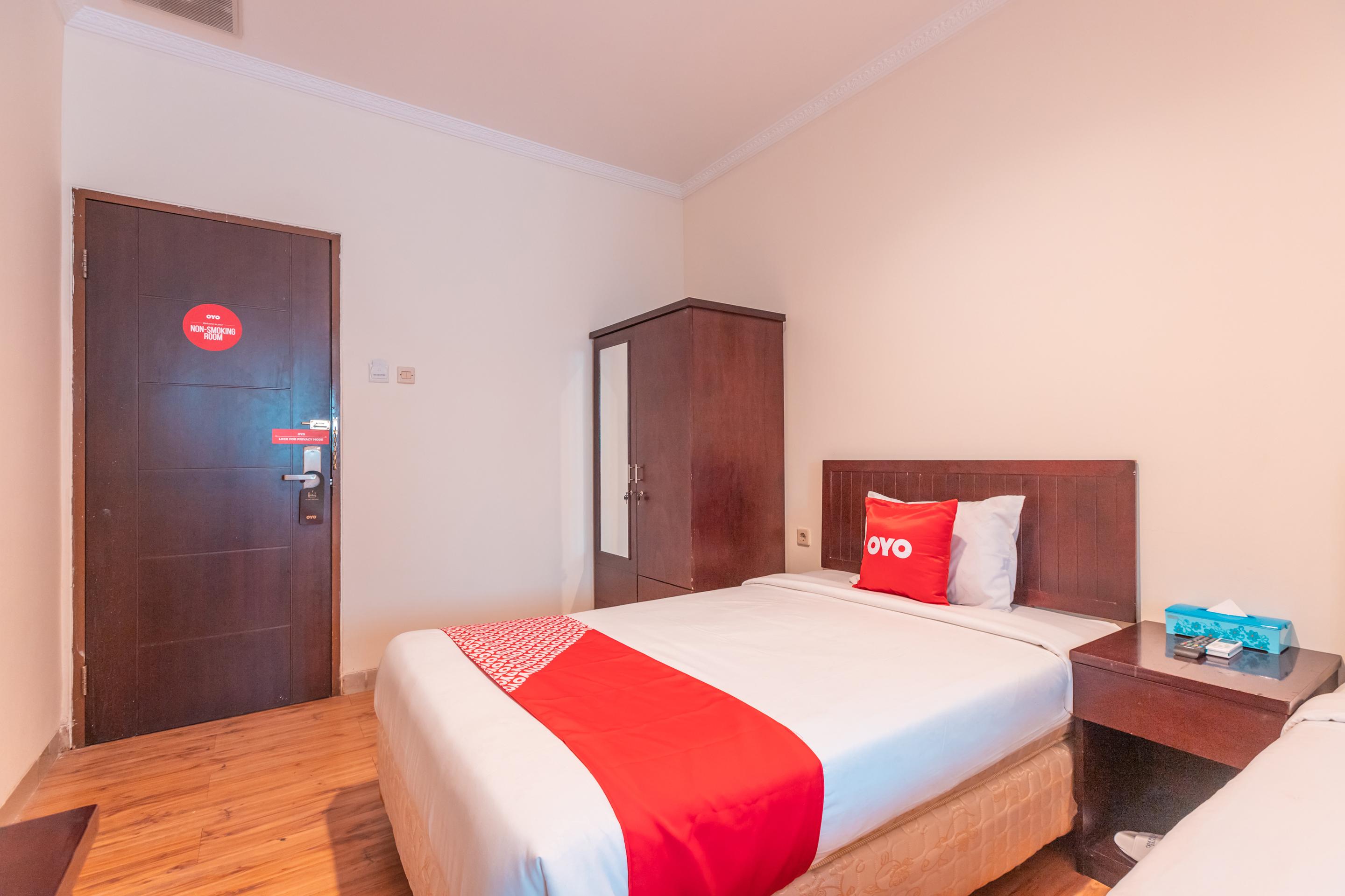 OYO Flagship 2131 Hotel Binong Tangerang Exterior foto